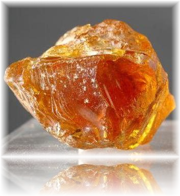 Ambra, pietra preziosa: blocco di Ambra